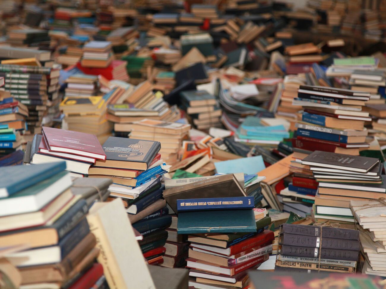 Авторы российских учебников и раньше старались "аккуратнее выражаться в сложных моментах", но сейчас им пришлось&nbsp;"почиркать около 15% текстов", рассказали редакторы