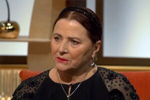 Матвієнко записала ролик із читанням поезії