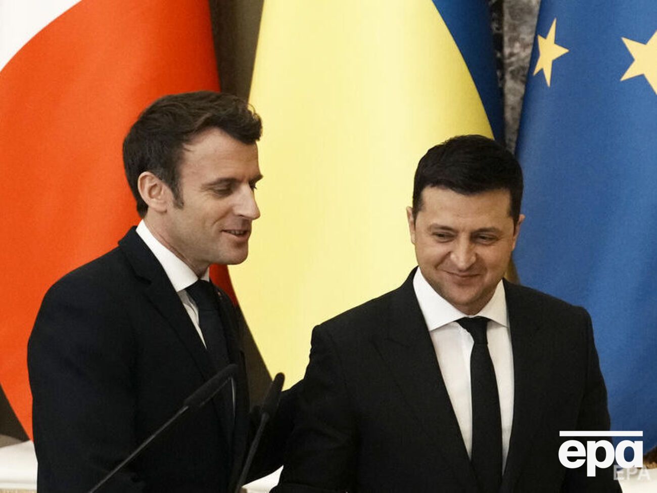 Зеленський привітав Макрона