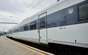 Через пошкодження окупантами залізничної інфраструктури потяги затримуються у дорозі від 30 хвилин до трьох годин, зазначили в "Укрзалізниці"