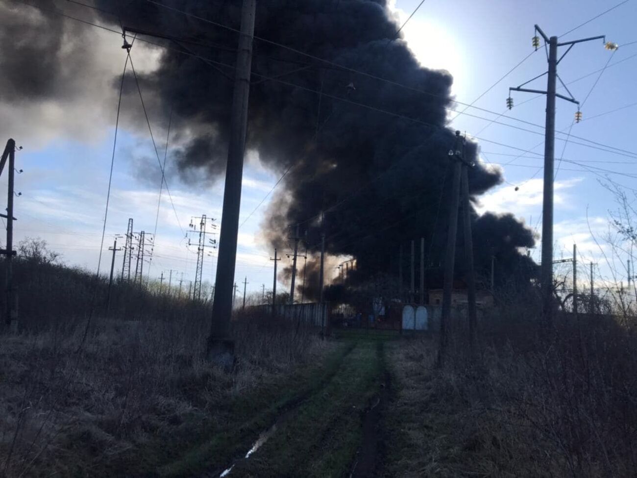 В "Укрзалізниці" сообщали, что в течение часа 25 апреля оккупанты обстреляли пять железнодорожных станций в Украине