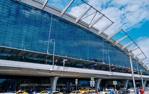 Простой во Внуково ввели в связи с "непростой ситуацией"