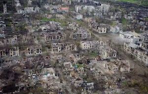 Єрмак наголосив, що окупанти й надалі руйнують українські міста і вбивають людей