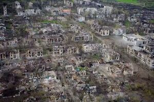 Єрмак наголосив, що окупанти й надалі руйнують українські міста і вбивають людей