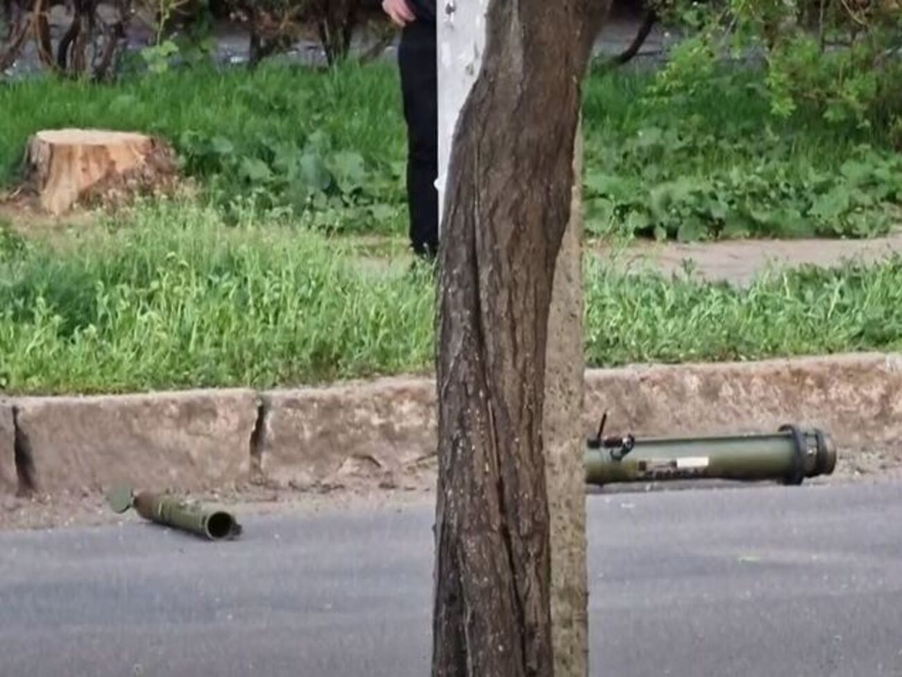 Возле здания обнаружили отстрелянный гранатомет