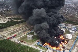 На території нафтобази АТ "Транснефть-Дружба" спалахнув резервуар місткістю 10 тис. м³