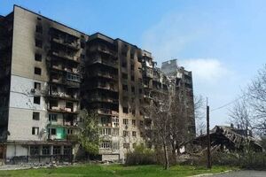 У Попасній після обстрілів росіян спалахнув і обвалився будинок, унаслідок чого під його завалами загинуло троє людей