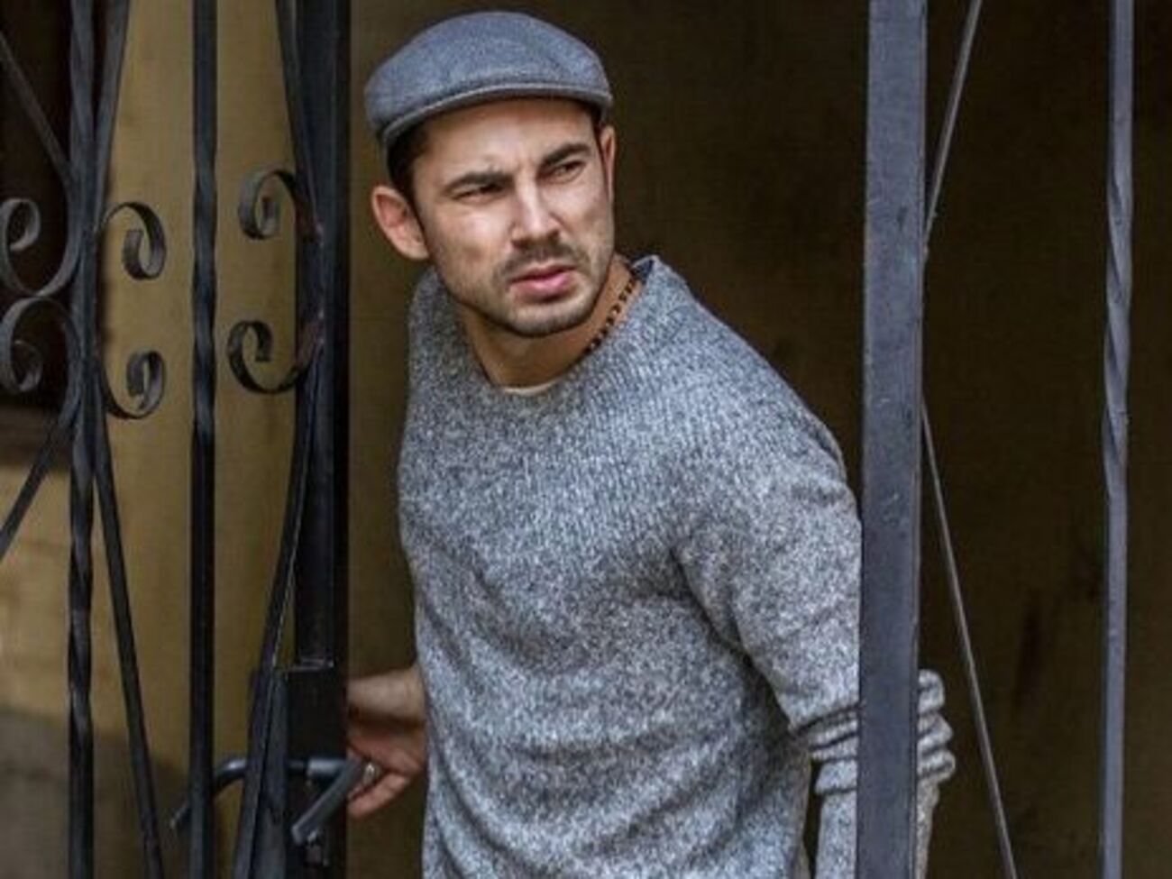 Бєдняков народився в Маріуполі