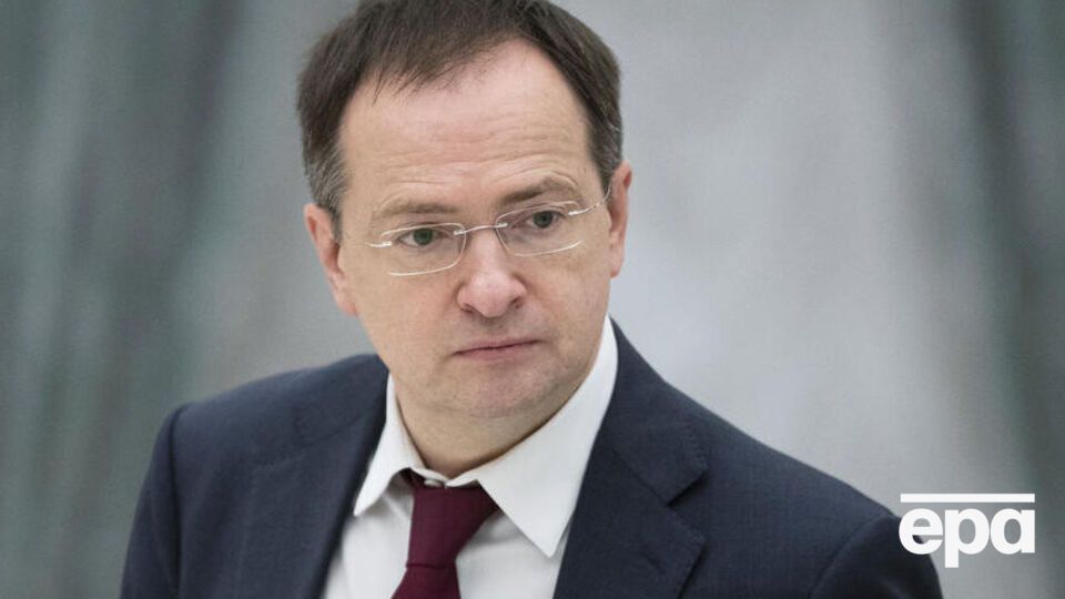 Пугачев считает маргиналами Мединского и его окружение