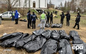 Судмедэксперты, которые проводят вскрытие тел, заявили, что находят флешетты в головах и грудных клетках убитых