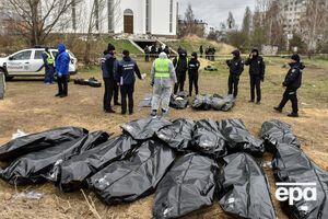 Судмедэксперты, которые проводят вскрытие тел, заявили, что находят флешетты в головах и грудных клетках убитых