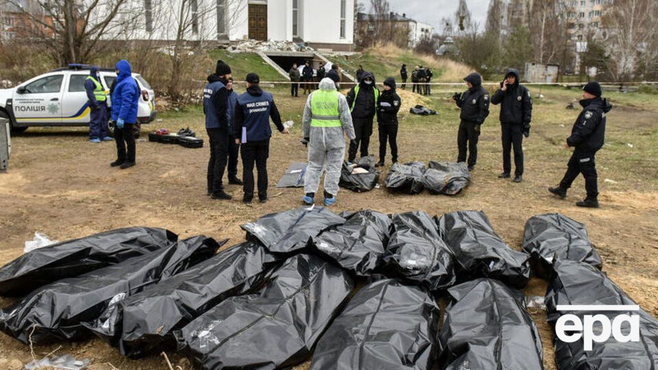 Судмедексперти, які проводять розтин тіл, заявили, що виявляють флешети в головах та грудних клітках убитих