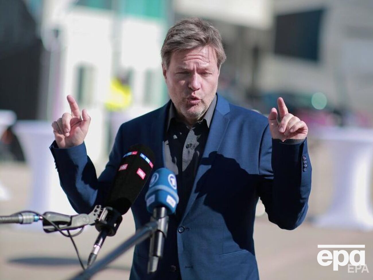 Хабек сказал, что Германия будет работать над заменой российской нефти для немецких НПЗ