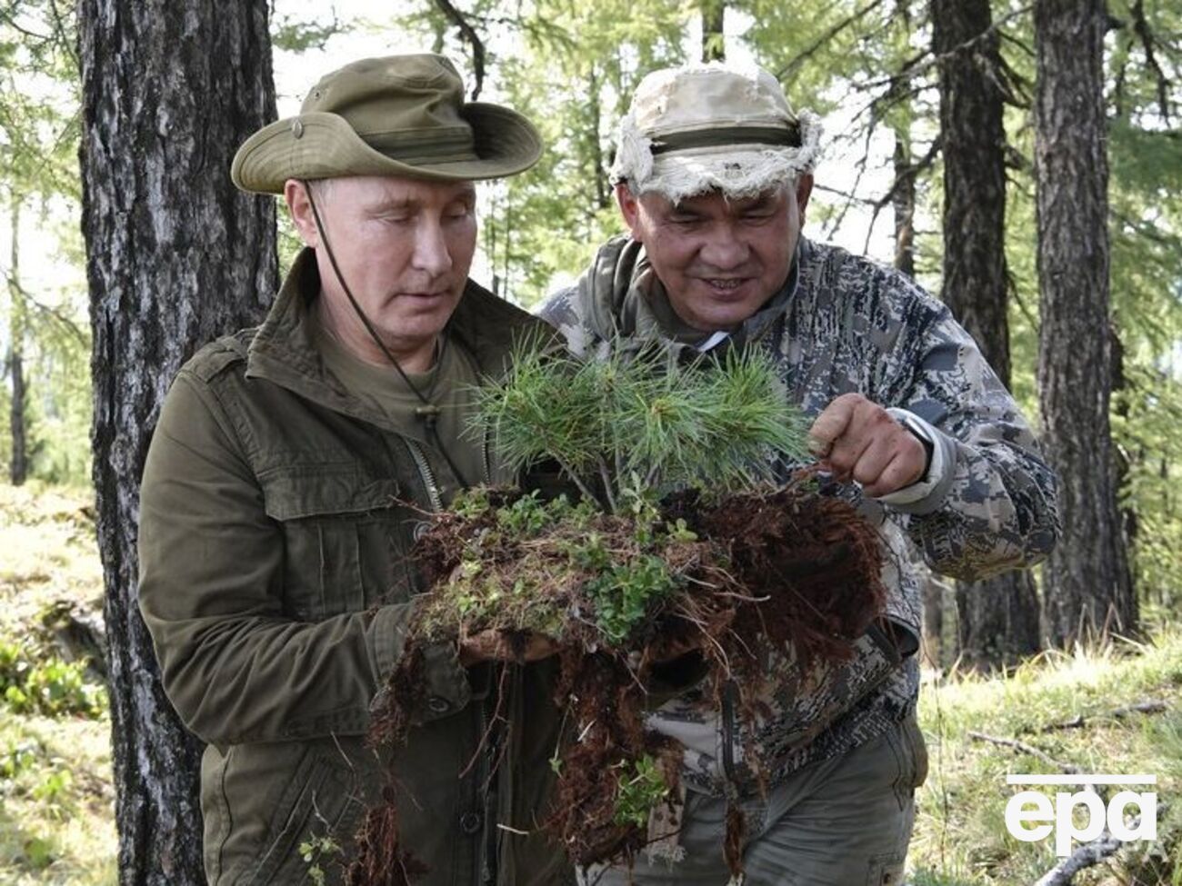 Путин и Шойгу во время отпуска в Туве, август 2018 года