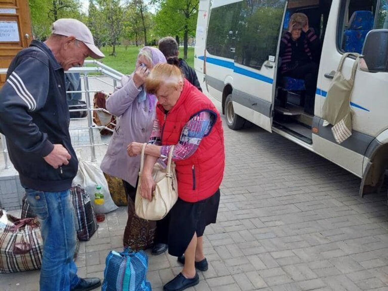 Жители Попасной согласились уехать из-за обострения ситуации и непрерывных уличных боев в городе