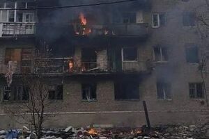 Російська армія завдає ударів різними видами озброєння по інфраструктурі та житлових кварталах у Луганській області