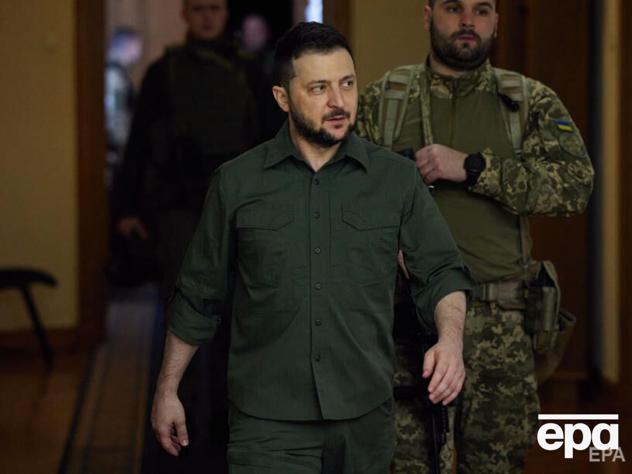 В конце марта Зеленский призвал Путина прийти на встречу в любую точку мира, кроме Украины, России и Беларуси