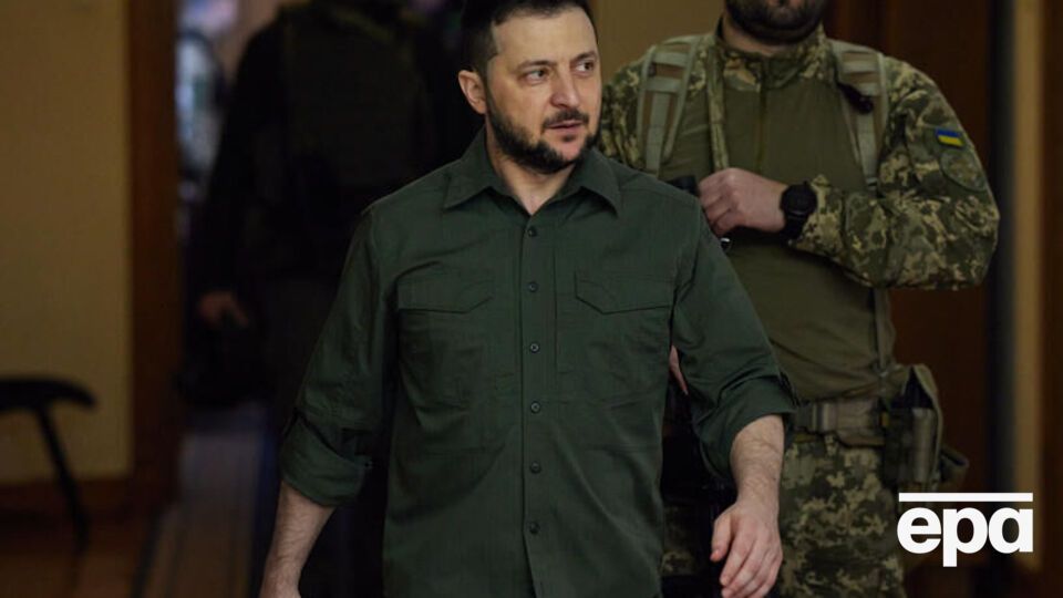 В конце марта Зеленский призвал Путина прийти на встречу в любую точку мира, кроме Украины, России и Беларуси