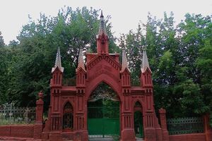 В КГГА попросили киевлян перенести визит на кладбище на время, когда ситуация в городе "станет более безопасной"