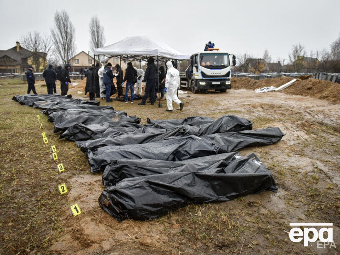 По состоянию на 23 апреля на территории Бучи было найдено 412 тел