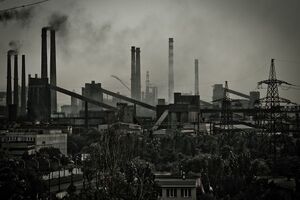 У бомбосховищах заводу "Азовсталь" сьогодні, за інформацією українського уряду, перебуває приблизно 1 тис. цивільних осіб і 500 поранених військових