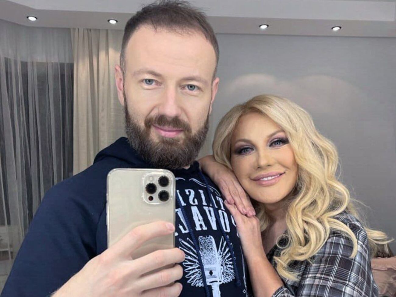 Сын Повалий, выступавшей в апреле Кремле, опубликовал песню о войне