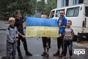 Оккупанты депортированных украинцев разделяют по возрасту и полу