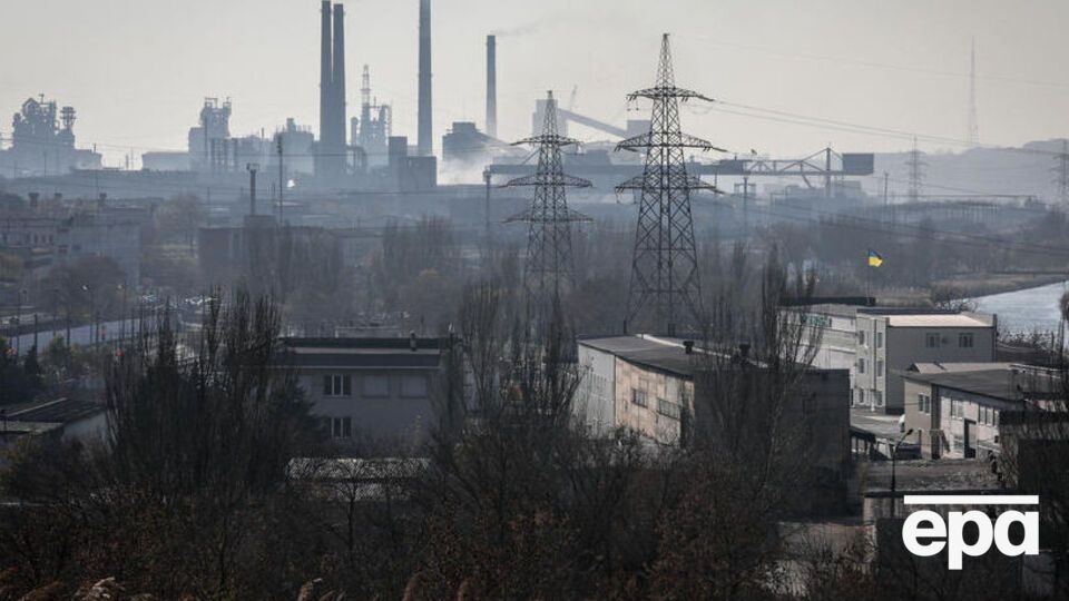 Росія скидає багатотонні авіабомби на завод, де в бомбосховищах перебувають сотні цивільних