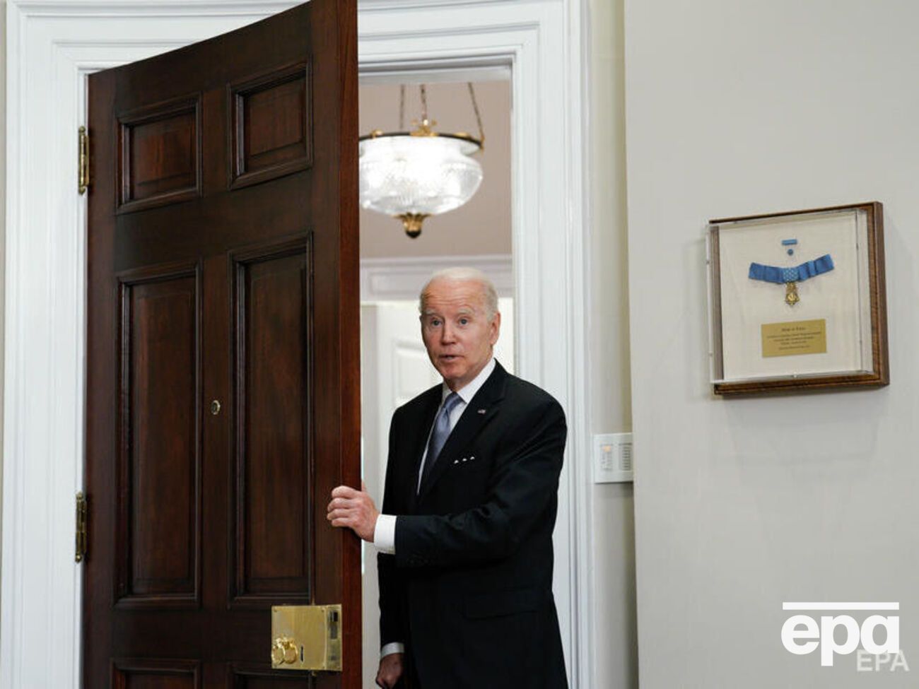 Байден:&nbsp;Мы не позволим России запугивать или шантажировать, чтобы избежать санкций. Мы не позволим им использовать свою нефть и газ, чтобы уклониться от последствий своей агрессии