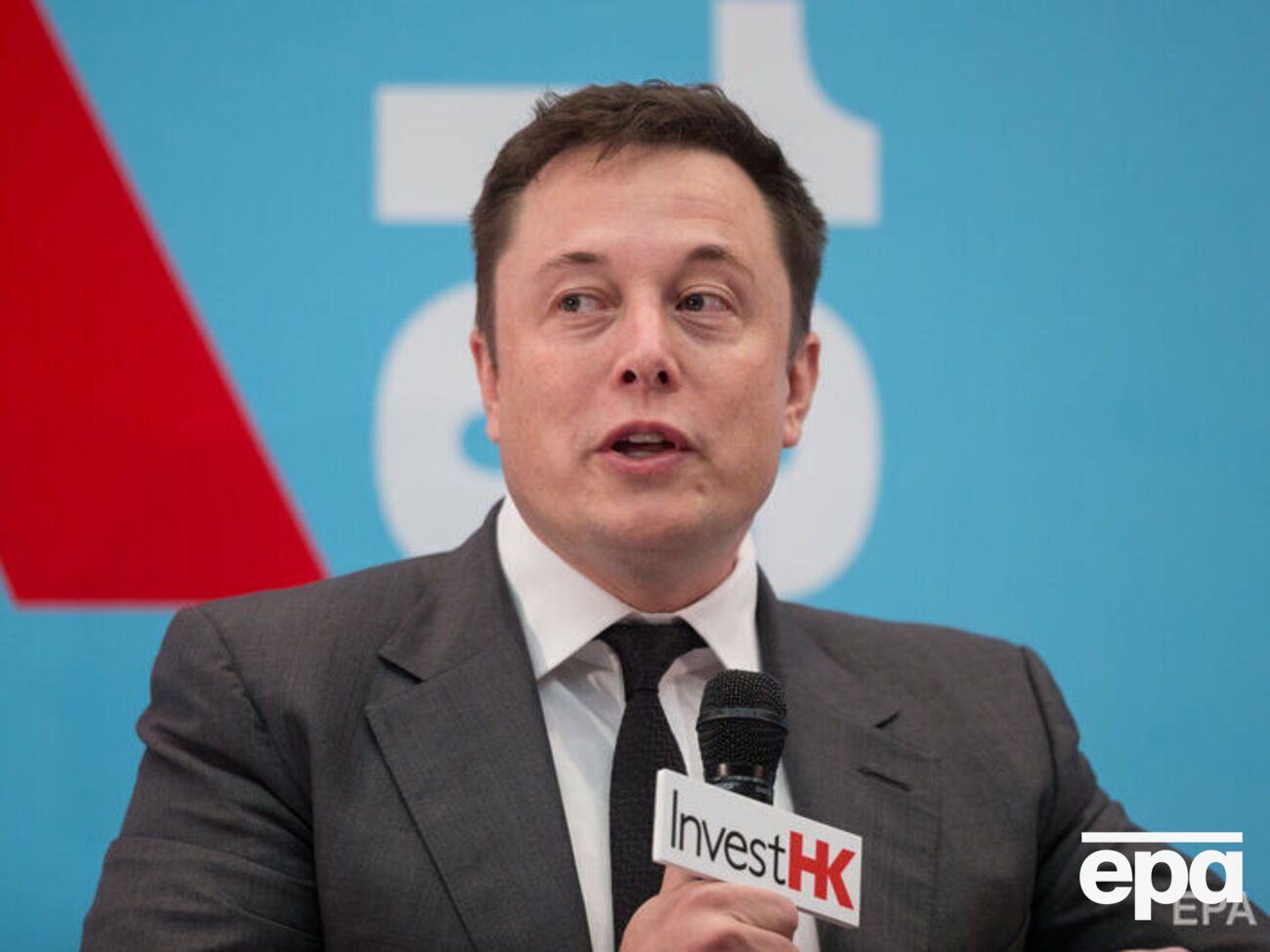 За два дня Маск продал 4,4 млн бумаг компании Tesla