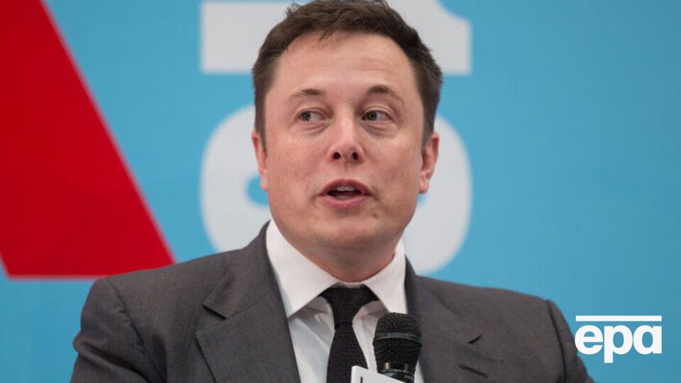 За два дня Маск продал 4,4 млн бумаг компании Tesla