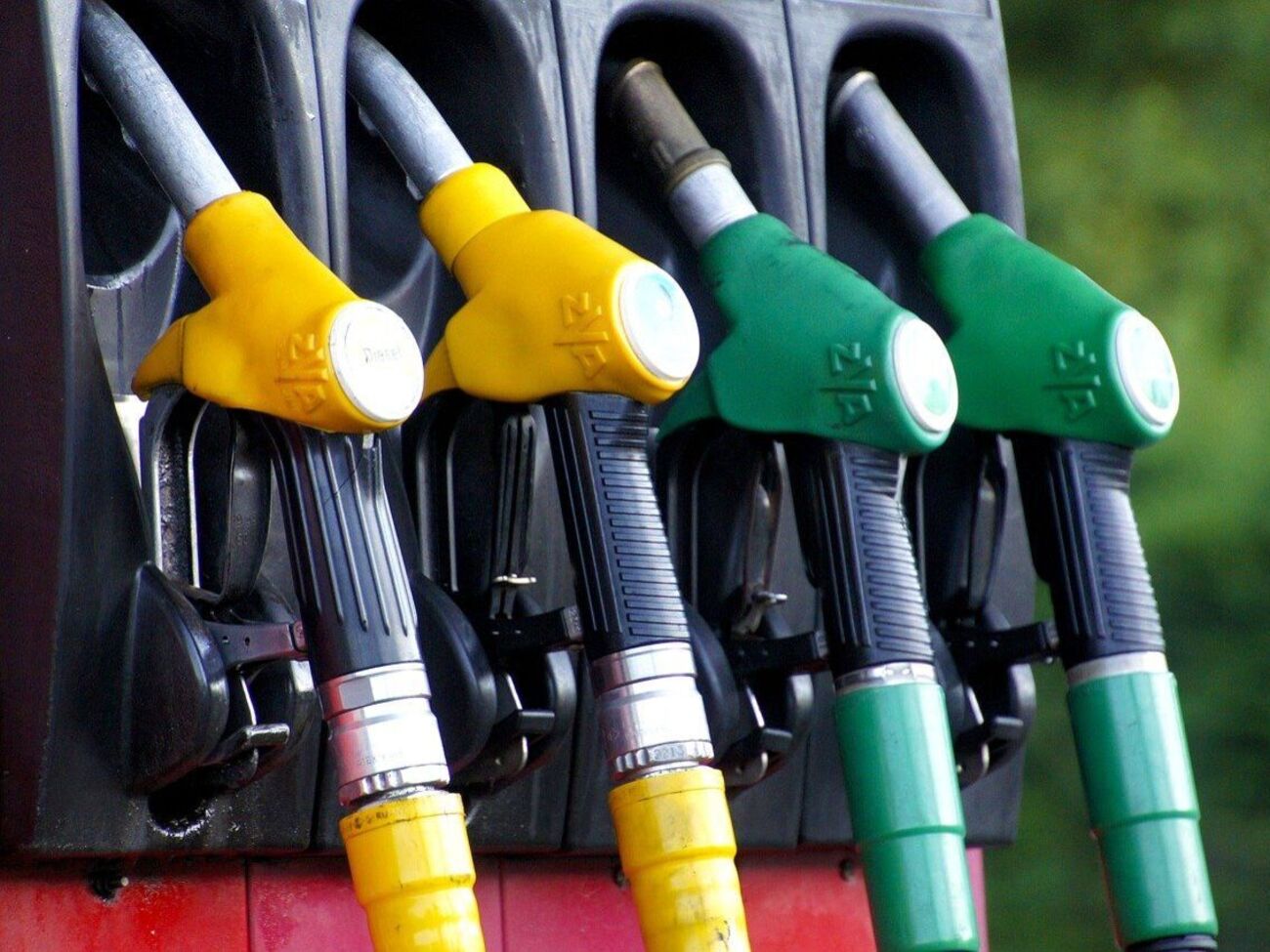 Дефіцит пального виник через російське вторгнення в Україну