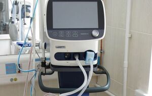 У лікарнях Маріуполя було 60 апаратів ШВЛ, пише мерія