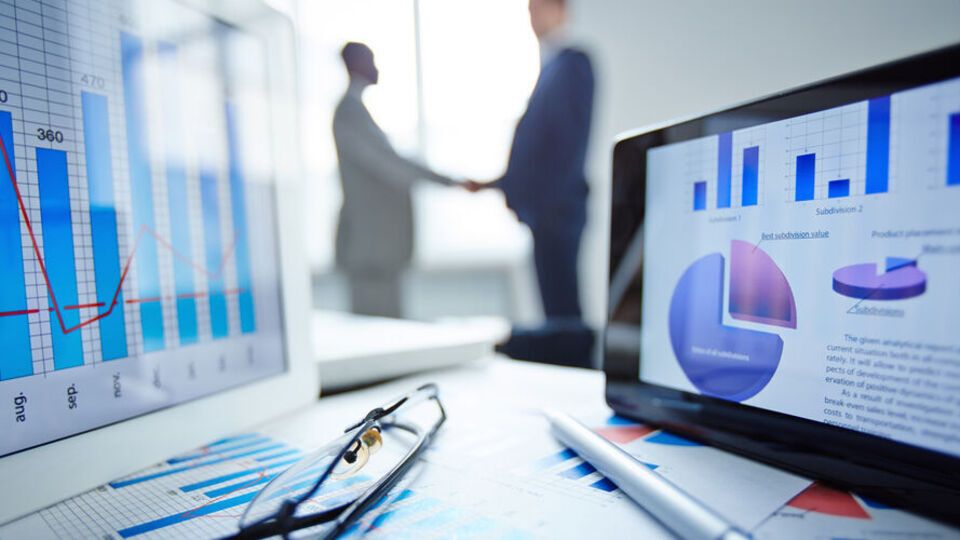 44% учасників повідомили, що повністю або частково поновили роботу