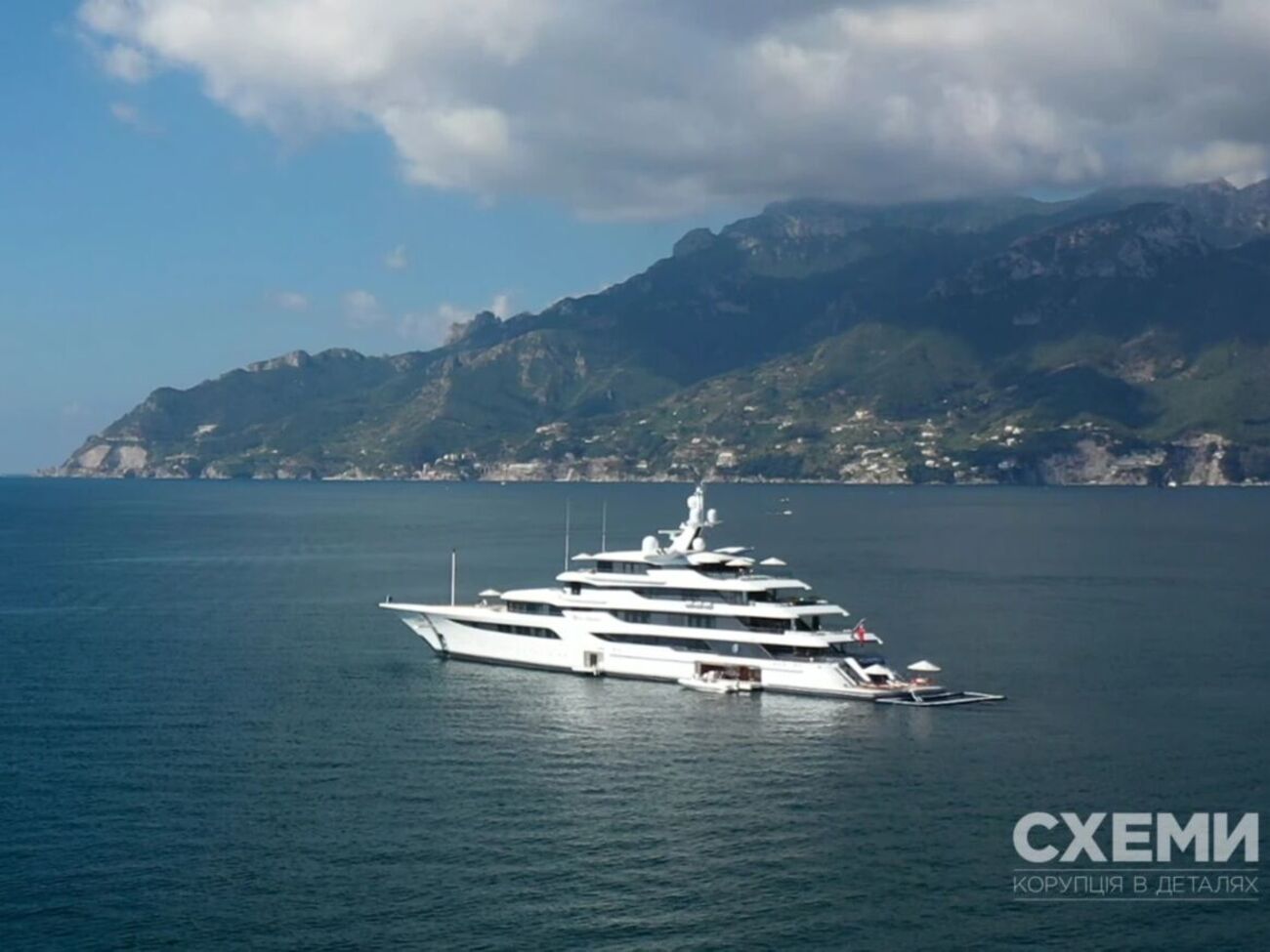 СМИ писали, что ориентировочная стоимость яхты &ndash; $200 млн