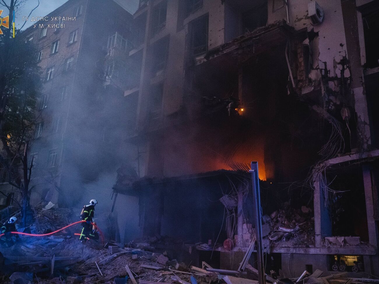 Російська ракета влучила у житлову багатоповерхівку