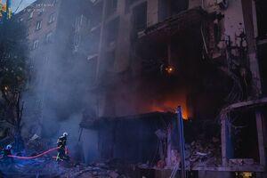 Російська ракета влучила у житлову багатоповерхівку