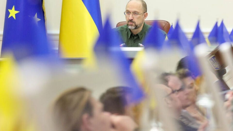 Шмигаль: Тарифи для людей не мають зростати. Але ми закликаємо українців платити за комунальні послуги