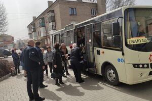 Голова Донецької ОДА наголосив, що чим менше буде мирних жителів в області, тим легше її захищати