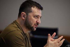 Зеленский: Я бы не хотел, чтобы мы играли в этот политический театр одного актера