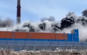 Пожежа виникла у турбінному відділенні. Очевидці нібито чули перед цим "удар"