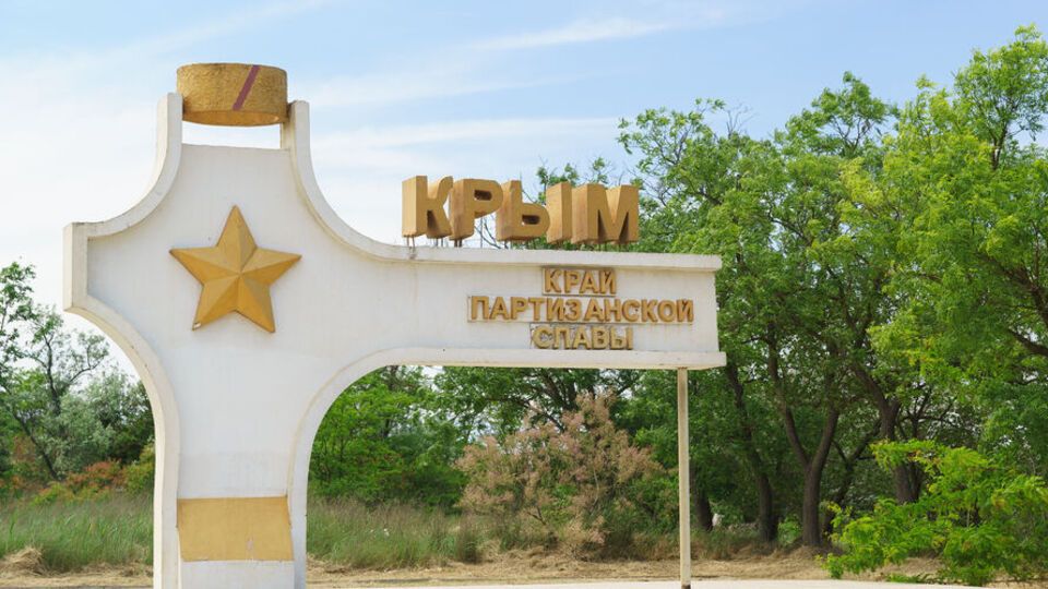 За словами Чубарова, через відсутність помітної кількості колаборантів окупанти зобов'яжуть бути присутніми на з'їзді студентів та бюджетників