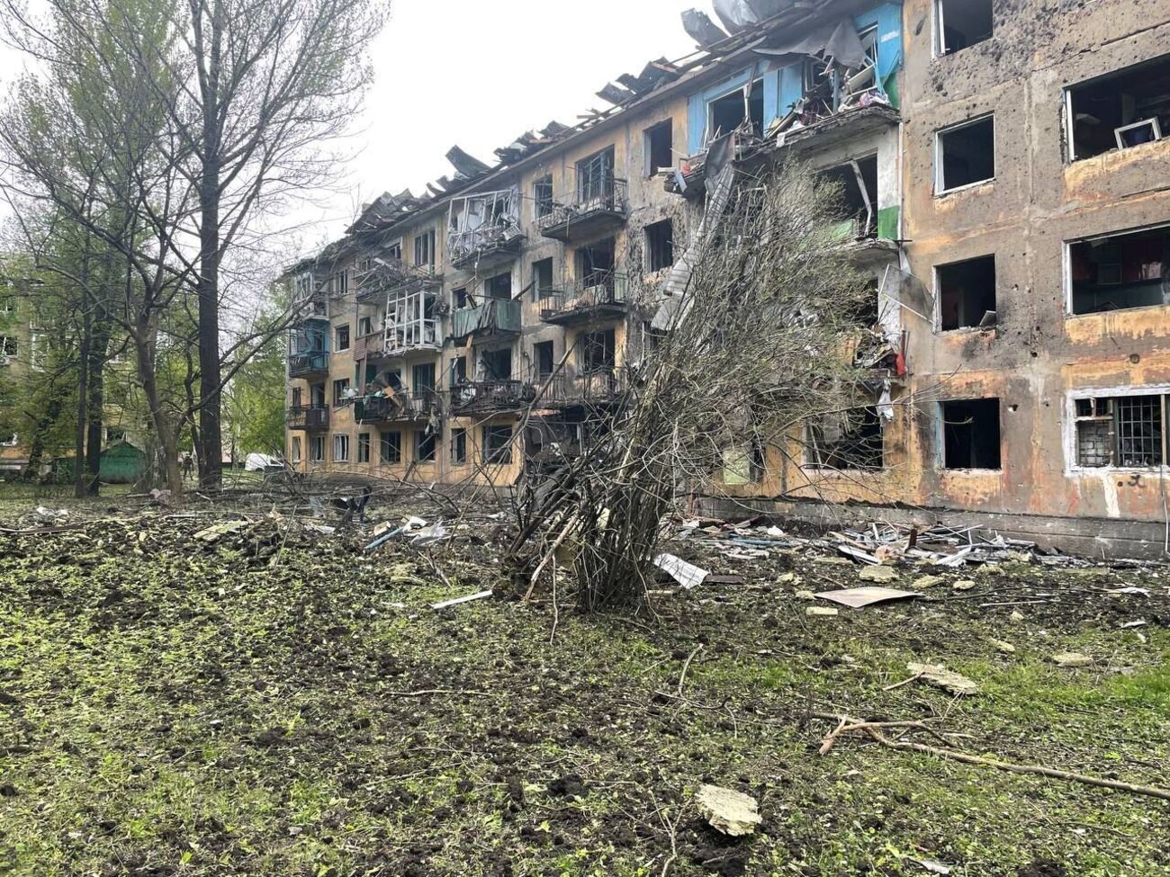 В результате обстрела пострадали трое маленьких детей