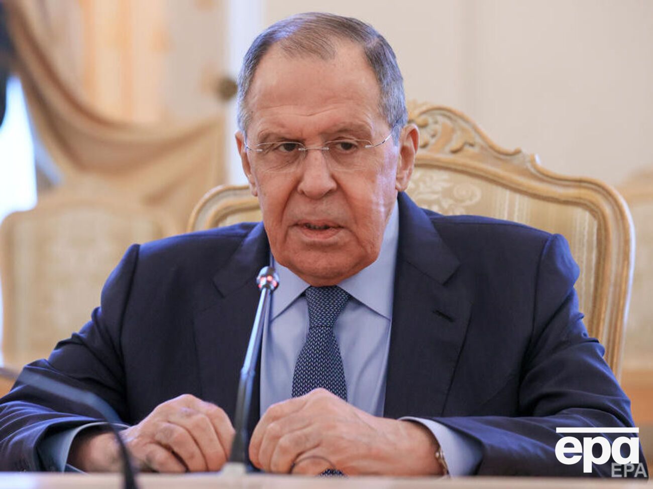 Лавров стверджує, що на порядку денному переговорів питання "денацифікації", але Зеленський говорив, що Україна не збирається обговорювати це