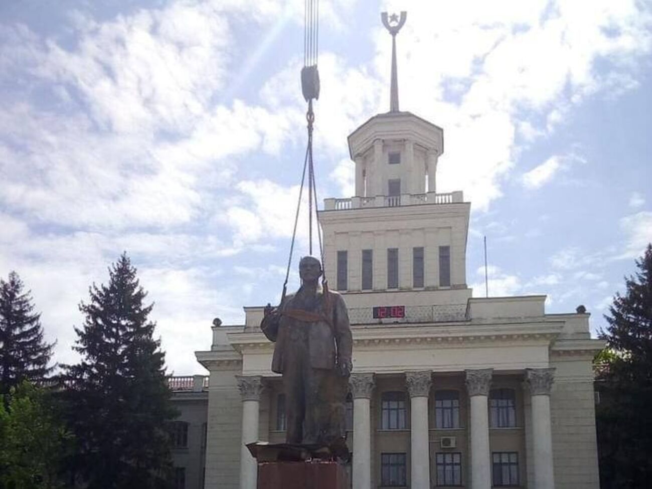 Вице-премьер Украины анонсировал "ленинопад 2.0" после деоккупации