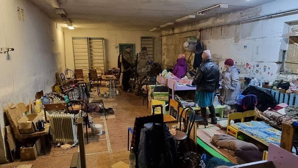 Оккупанты взяли в заложники женщин и детей