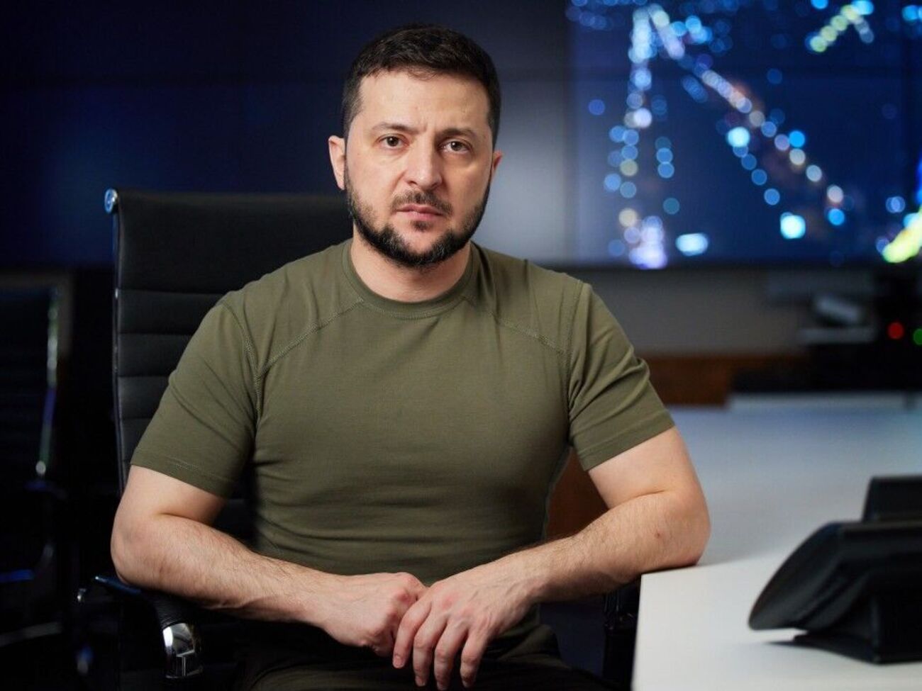 Зеленский:&nbsp;Занимаемся поддержкой ребят в Мариуполе, им очень сложно