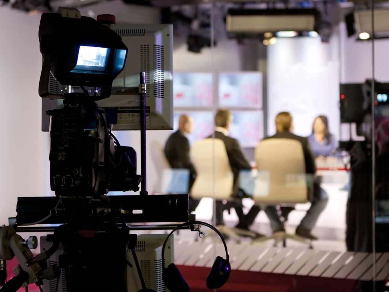 Телеканали вважають незаконним їх відключення із цифрового ефіру