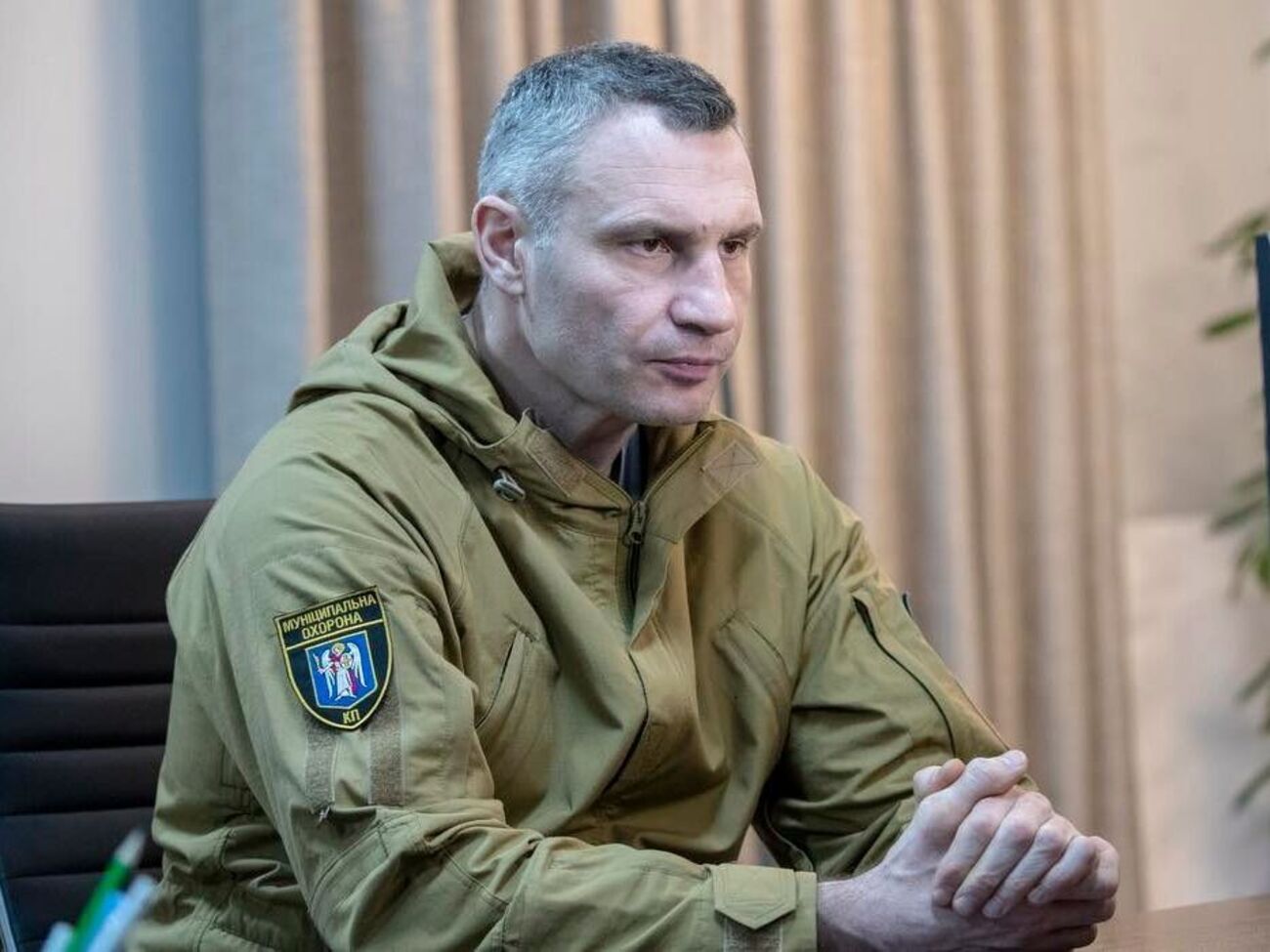 Виталий Кличко:&nbsp;Также прошу не возвращаться пока в свои дома жителей освобожденных от оккупантов пригородов Киева