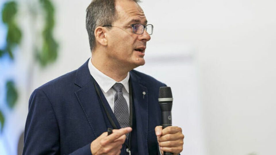 Грозев (на фото) рассказал, что, по информации Bellingcat, нардеп Козак был российским агентом в Украине